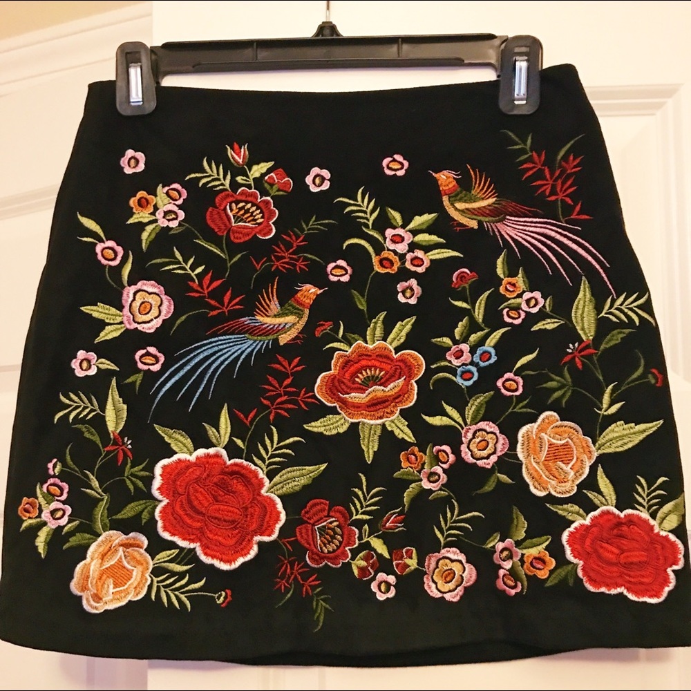 Black velvet embroidered mini skirt